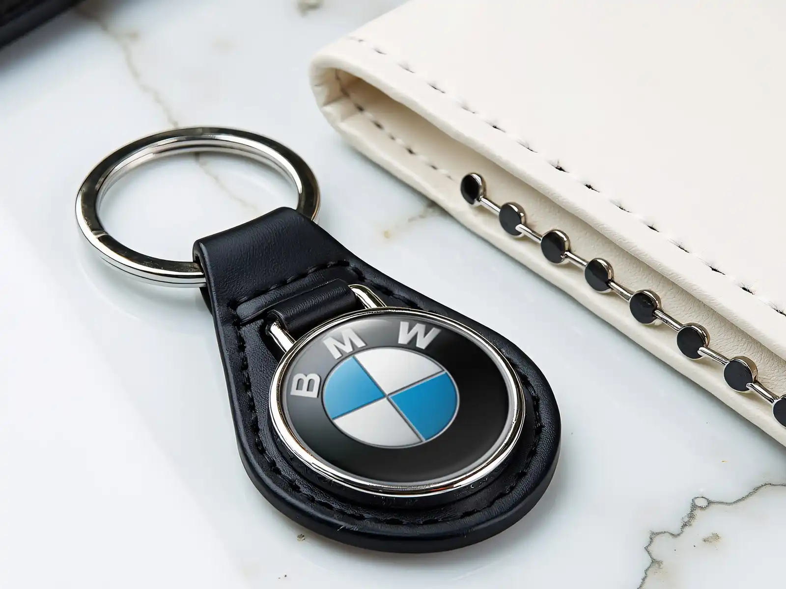 BMW Support Chaîne Accroche au Sac Accès Facile
